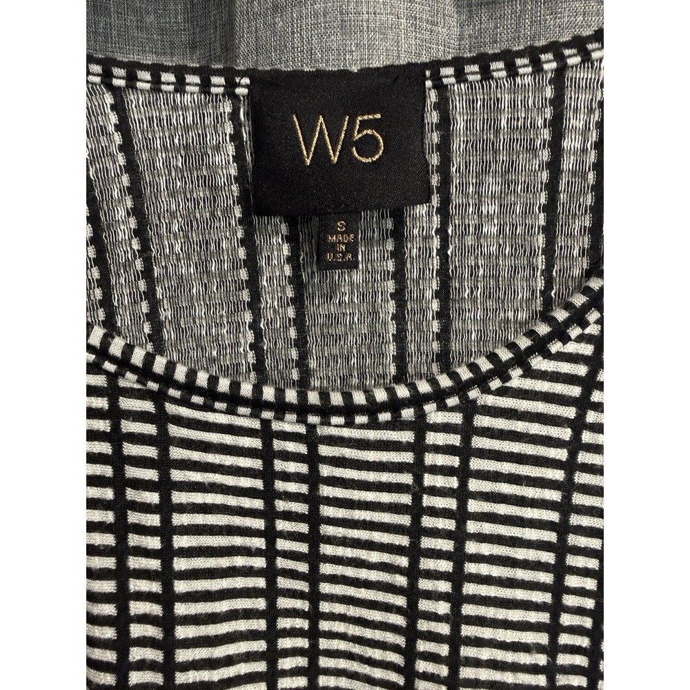W5 Textured Knit Tank Top Black/White ‎ Stripe Fringe Hem Size Small Boho